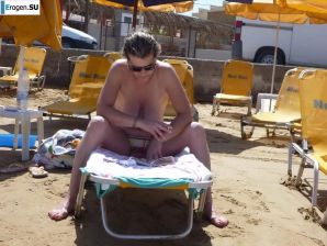 fun on a nudist beach. Thumbnail 34