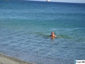 fun on a nudist beach. Thumbnail 4
