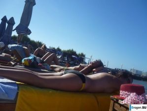 fun on a nudist beach. Thumbnail 41