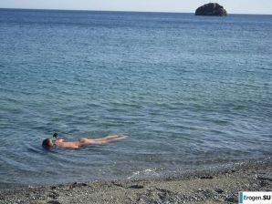 fun on a nudist beach. Thumbnail 7
