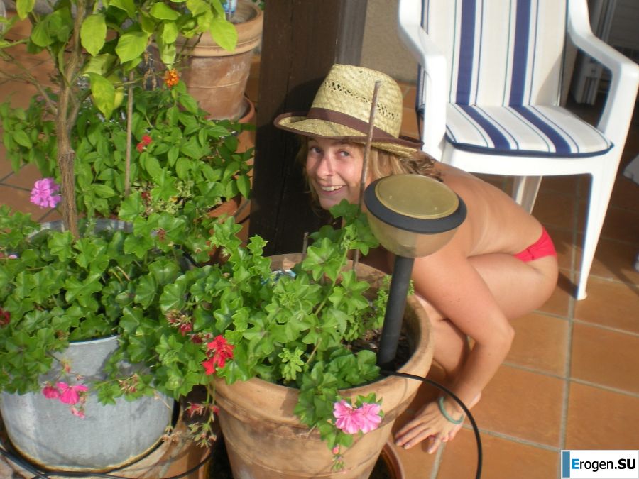 mischievous minx on the beach. Slide 6