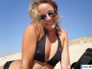 mischievous minx on the beach. Thumbnail 32