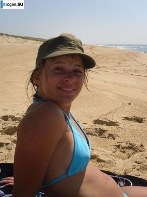 mischievous minx on the beach. Thumbnail 53