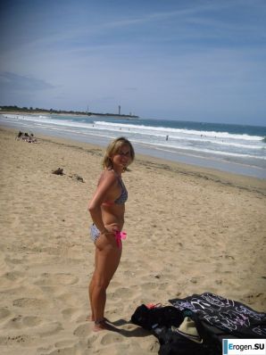 mischievous minx on the beach. Thumbnail 57