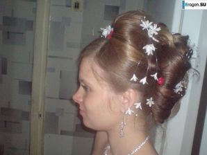 a young girl with her boyfriend frolics. Thumbnail 11