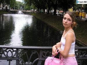 funny naked blonde. Thumbnail 29