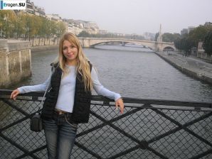 funny naked blonde. Thumbnail 31