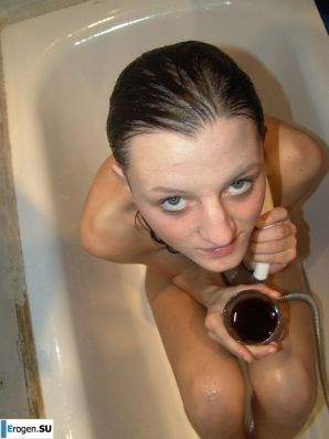 nudist on vacation with her boyfriend. Thumbnail 1