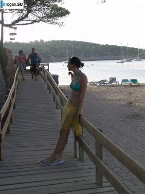 nudist on vacation with her boyfriend. Thumbnail 24