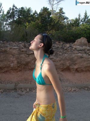 nudist on vacation with her boyfriend. Thumbnail 25