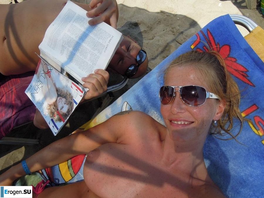 naked pregnant Lucy on the beach with the future father. Slide 37