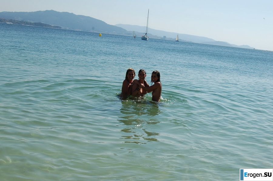 nudist lesbians. Slide 7