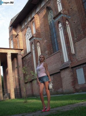 a spectacular bitch is bared somewhere in Europe. Thumbnail 4