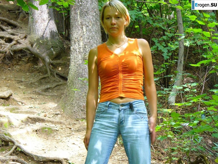 a naked charming girl sends greetings to you. Slide 6