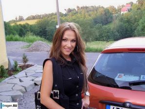 стриптизерша за кулисами. Миниатюра 22