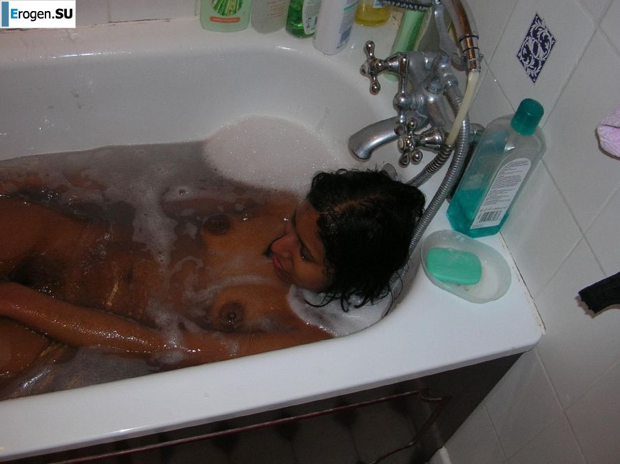 black woman with a perspective on the ass. Slide 6