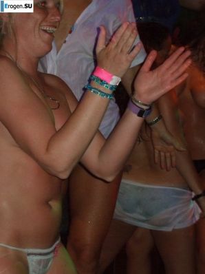competition of wet t-shirts in a night club. Part 5. Thumbnail 11