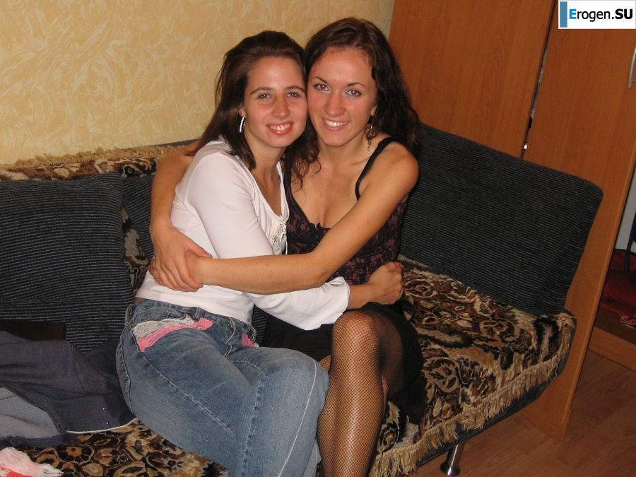 a young couple hanging out without panties. Slide 1
