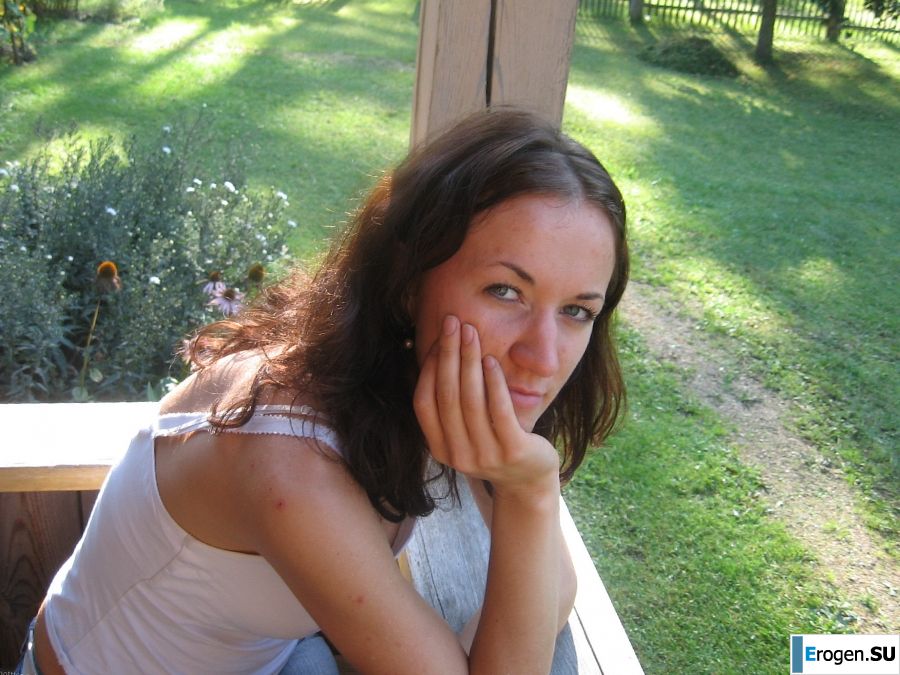 a young couple hanging out without panties. Slide 29