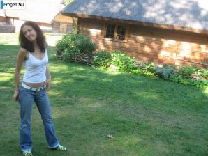 a young couple hanging out without panties. Thumbnail 27