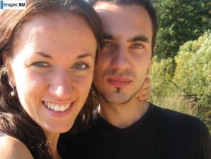 a young couple hanging out without panties. Thumbnail 32
