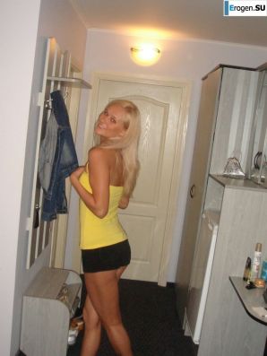 wedding and honeymoon of a blonde model. Thumbnail 13