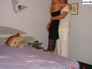 wedding and honeymoon of a blonde model. Thumbnail 16