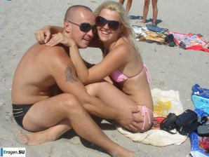 wedding and honeymoon of a blonde model. Thumbnail 29