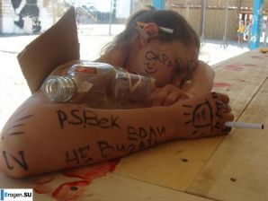 wedding and honeymoon of a blonde model. Thumbnail 40