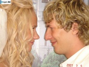 wedding and honeymoon of a blonde model. Thumbnail 8