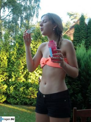 girlfriends and topless outdoor recreation. Thumbnail 7