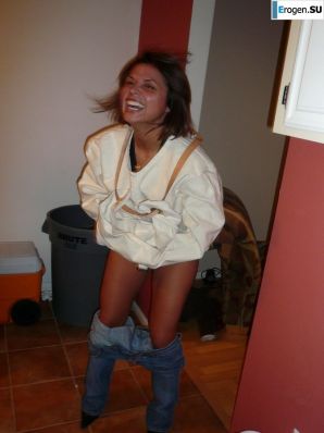 lecherous orgy in a country mansion. Thumbnail 21