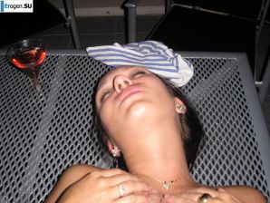 striptease on the terrace and then to the bed. Thumbnail 2