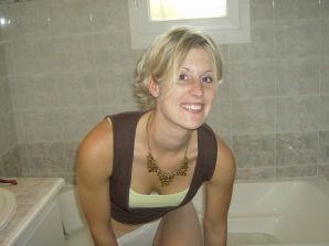vacation fuck at the hostel. Thumbnail 22
