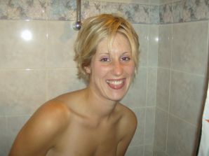 vacation fuck at the hostel. Thumbnail 7