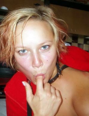 few boobs and a radiant smile. Thumbnail 3