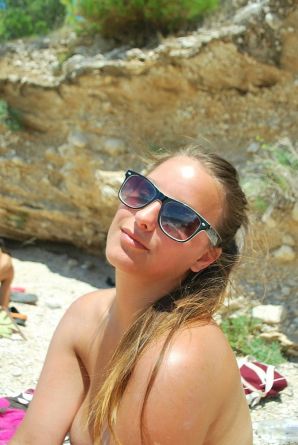 beach nudism and several girlfriends. Thumbnail 38