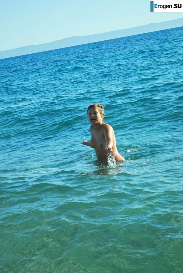 beach nudism and several girlfriends. Part 2. Slide 8