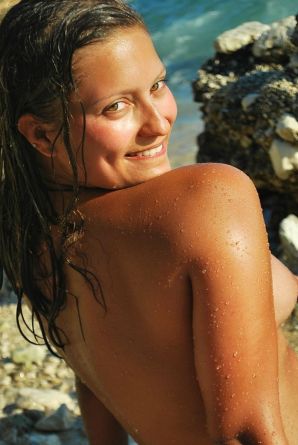 beach nudism and several girlfriends. Part 2. Thumbnail 19