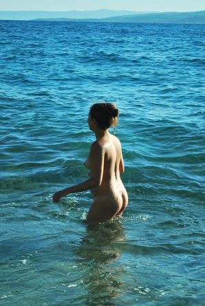 beach nudism and several girlfriends. Part 4. Thumbnail 9