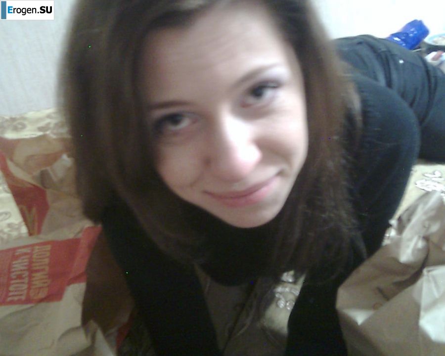 Brunette in revealing outfits and without anything. Slide 40