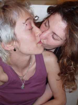 Lesbian on vacation with a friend. Thumbnail 14