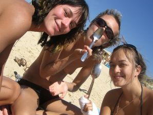 Lesbian on vacation with a friend. Thumbnail 23