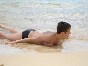 Lesbian on vacation with a friend. Thumbnail 38