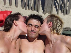 Lesbian on vacation with a friend. Thumbnail 7