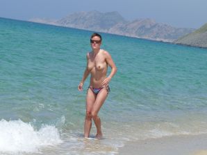 Lesbian on vacation with a friend. Thumbnail 8