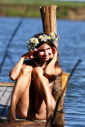 Разделась на природе перед фотографом. Миниатюра 34