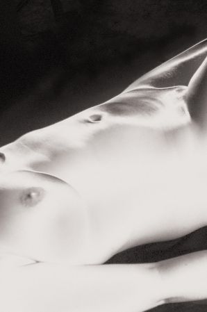 Busty amateur model. Thumbnail 22