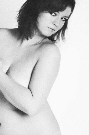 Busty amateur model. Thumbnail 36