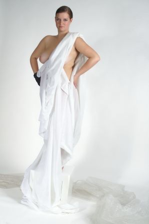 Busty amateur model. Thumbnail 40